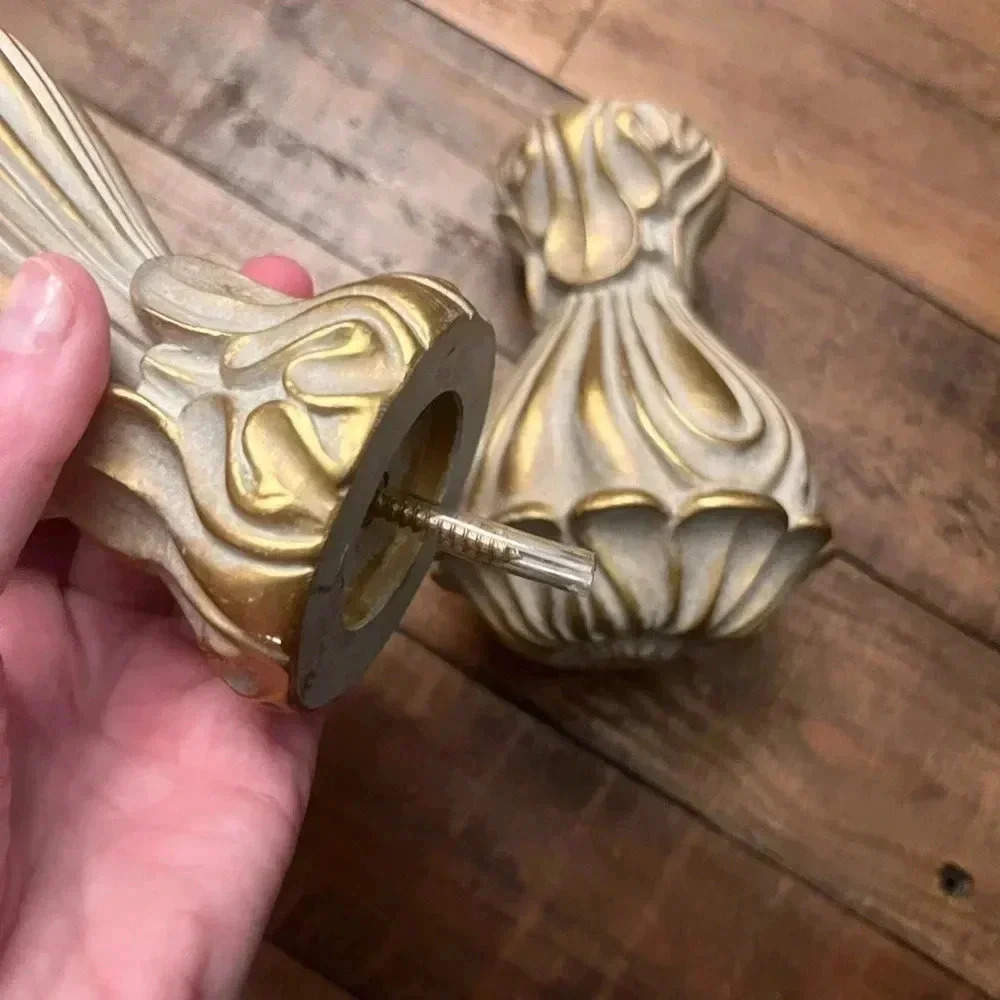 Regal Floral Knob / Finial - Picture 3 of 8